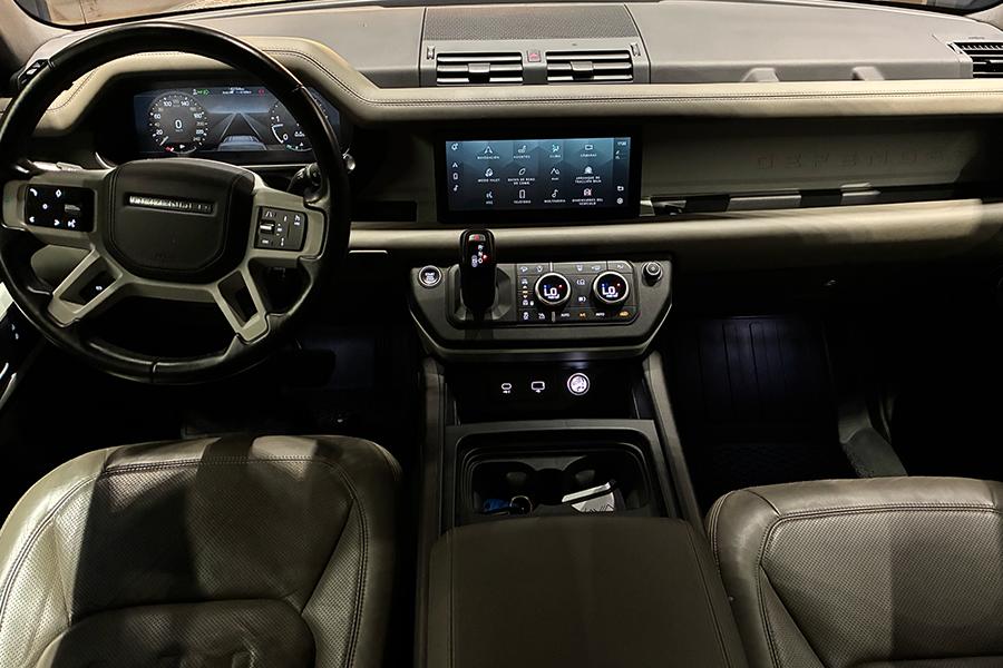 DEFENDER 110 D300 HSE